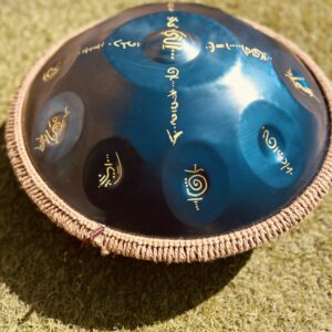 Handpan bleu nuit / encodage stellaire 12 notes / 48 cm